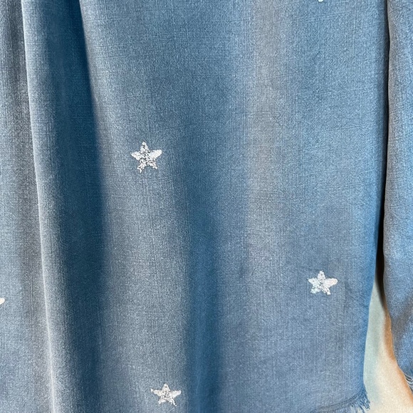 Cloth and Stone Deep Blue Shirt with Silver Silk Screen Print Stars Size M - Picture 9 of 11
